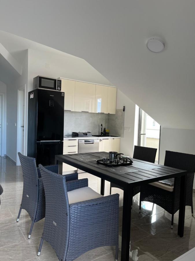Florena Apartment *