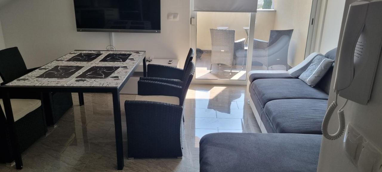 Florena Apartment Novalja