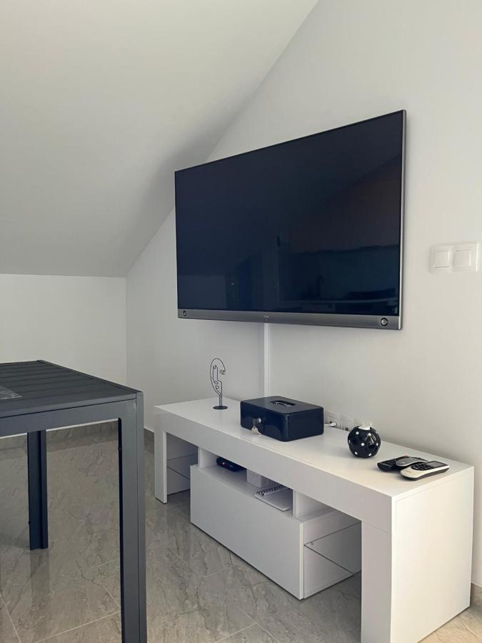 Apartment Florena Novalja